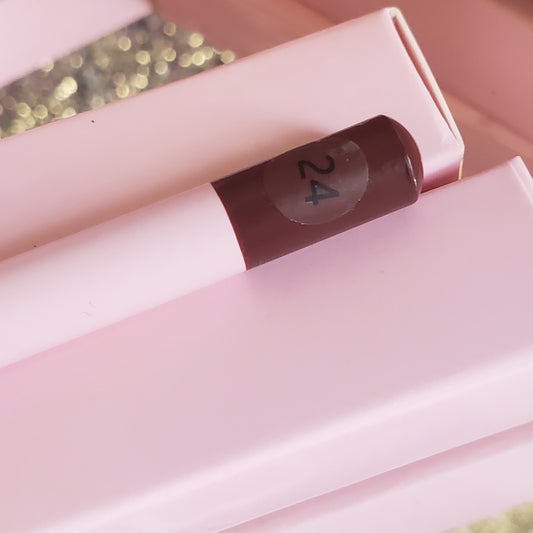 Luxurious Soft & Smooth vivid Lip Pencil collection color #24
