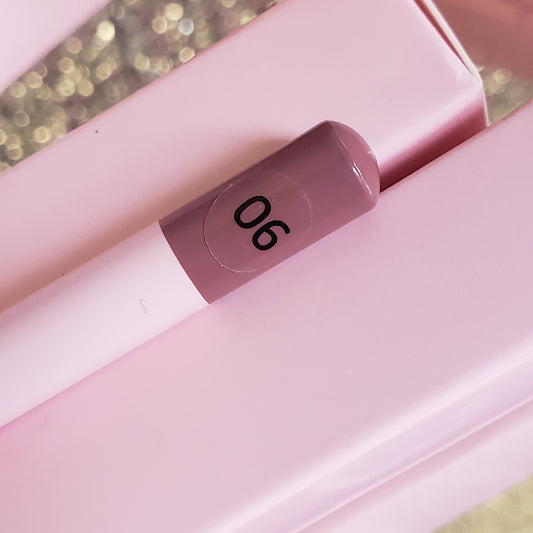 Kattpears Luxurious Soft & Smooth vivid Lip Pencil collection color #06