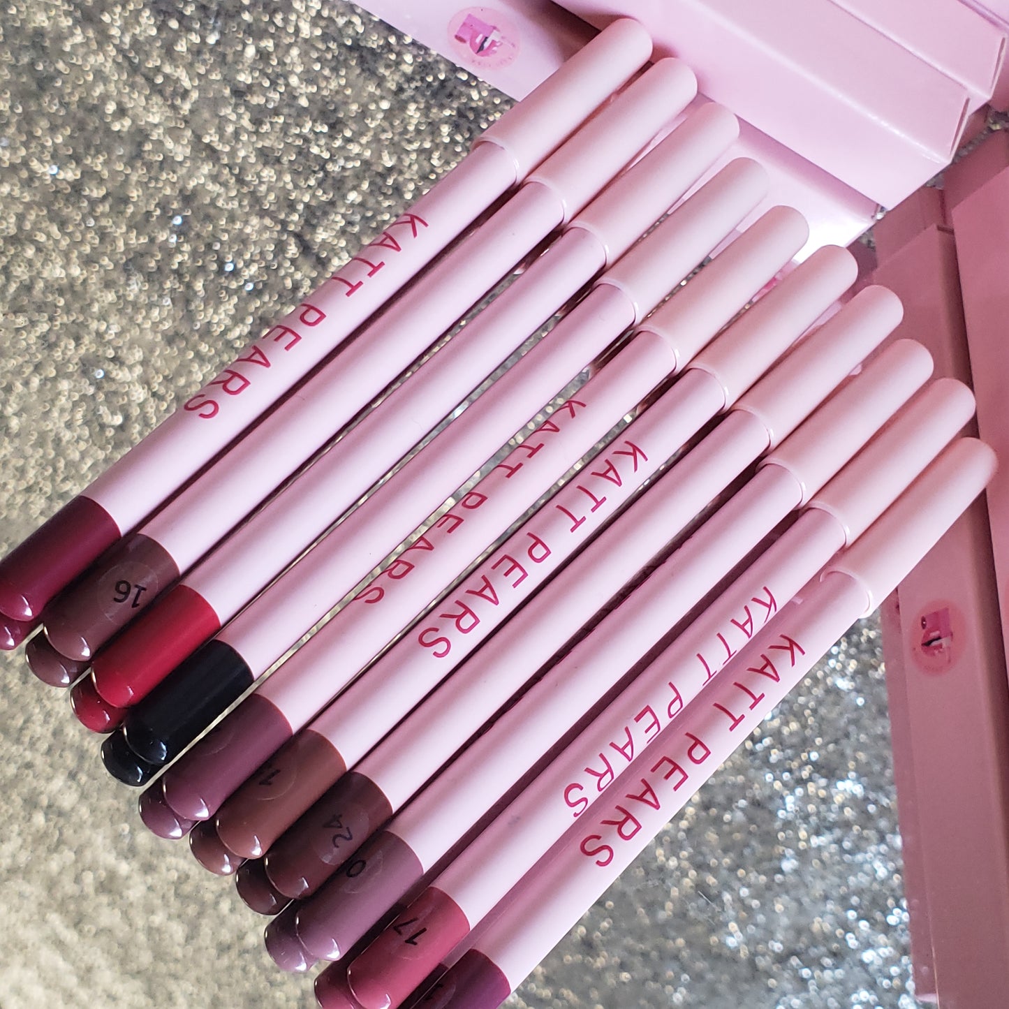 Kattpears Luxurious Soft & Smooth vivid Lip Pencil collection color #06