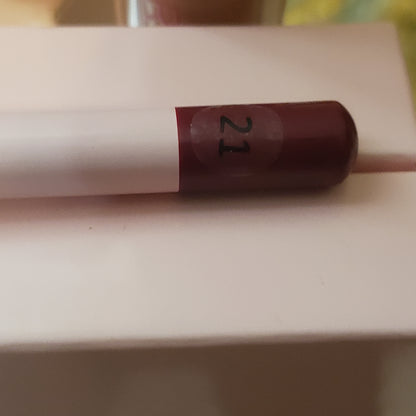 Luxurious Soft & Smooth vivid Lip Pencil collection color#21