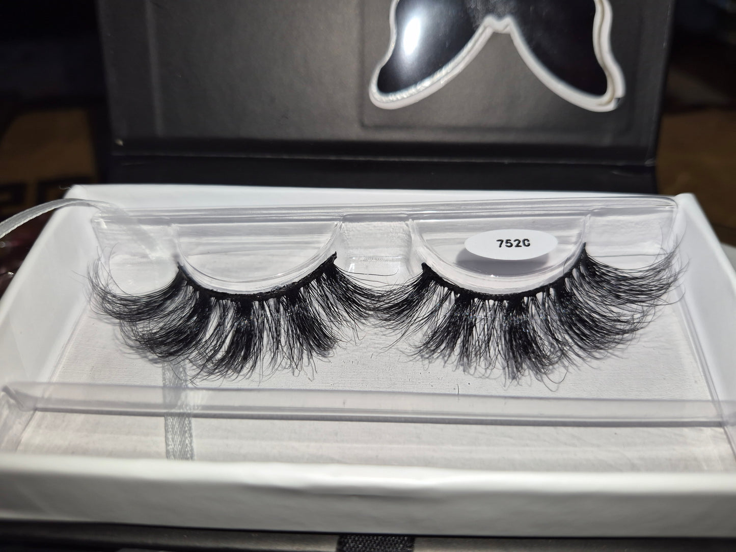 Luxury Lashes #752c