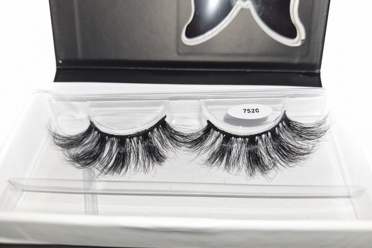 Luxury Lashes #752c