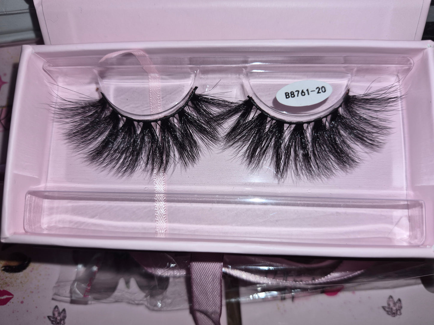 Lashes B8761-F20