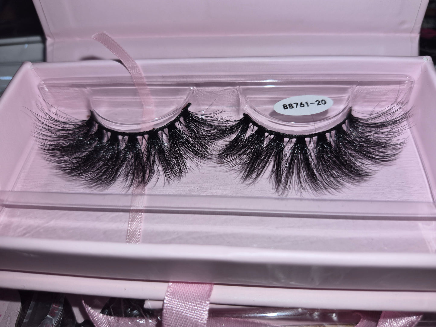 Lashes B8761-F20