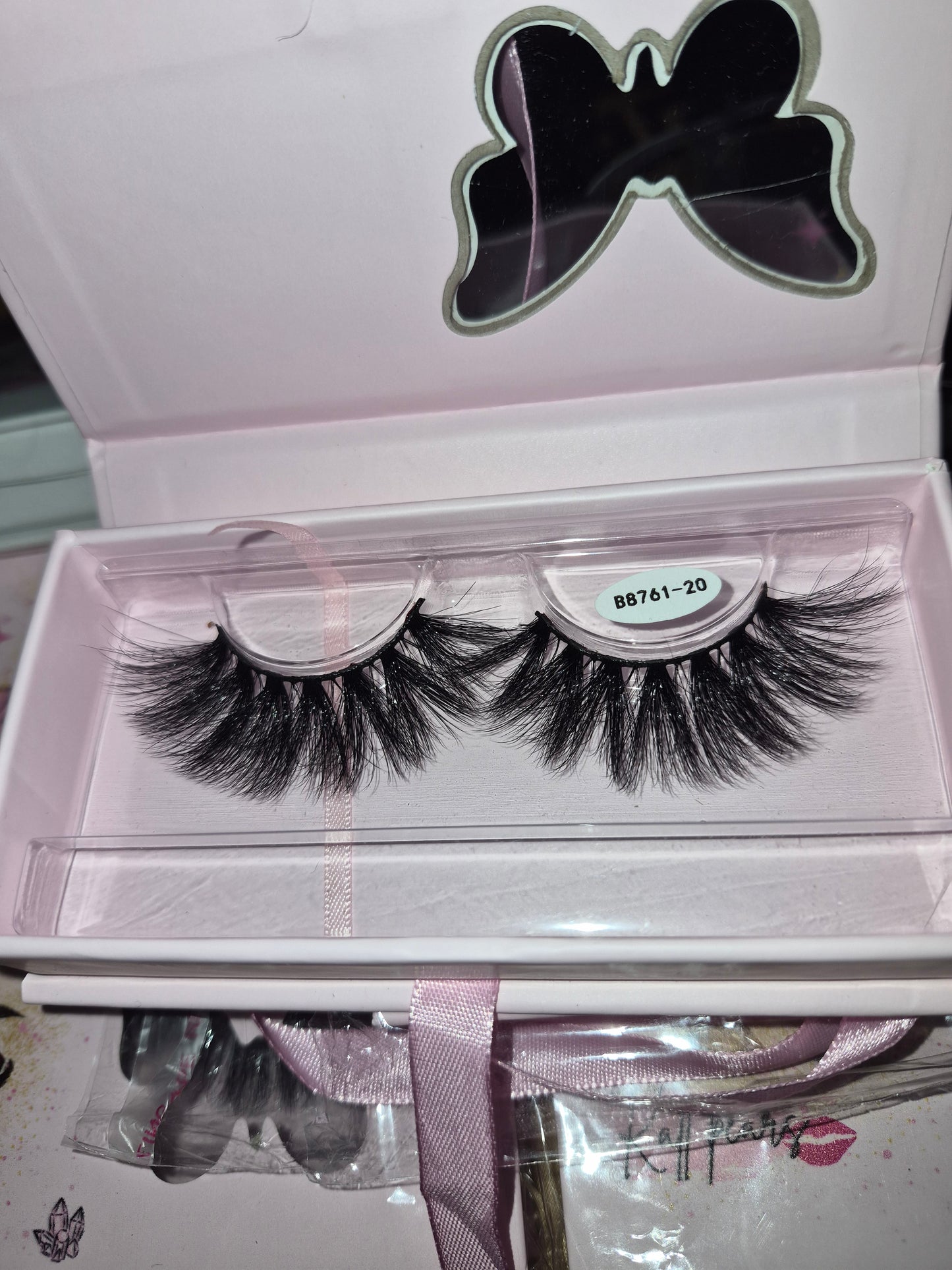 Lashes B8761-F20
